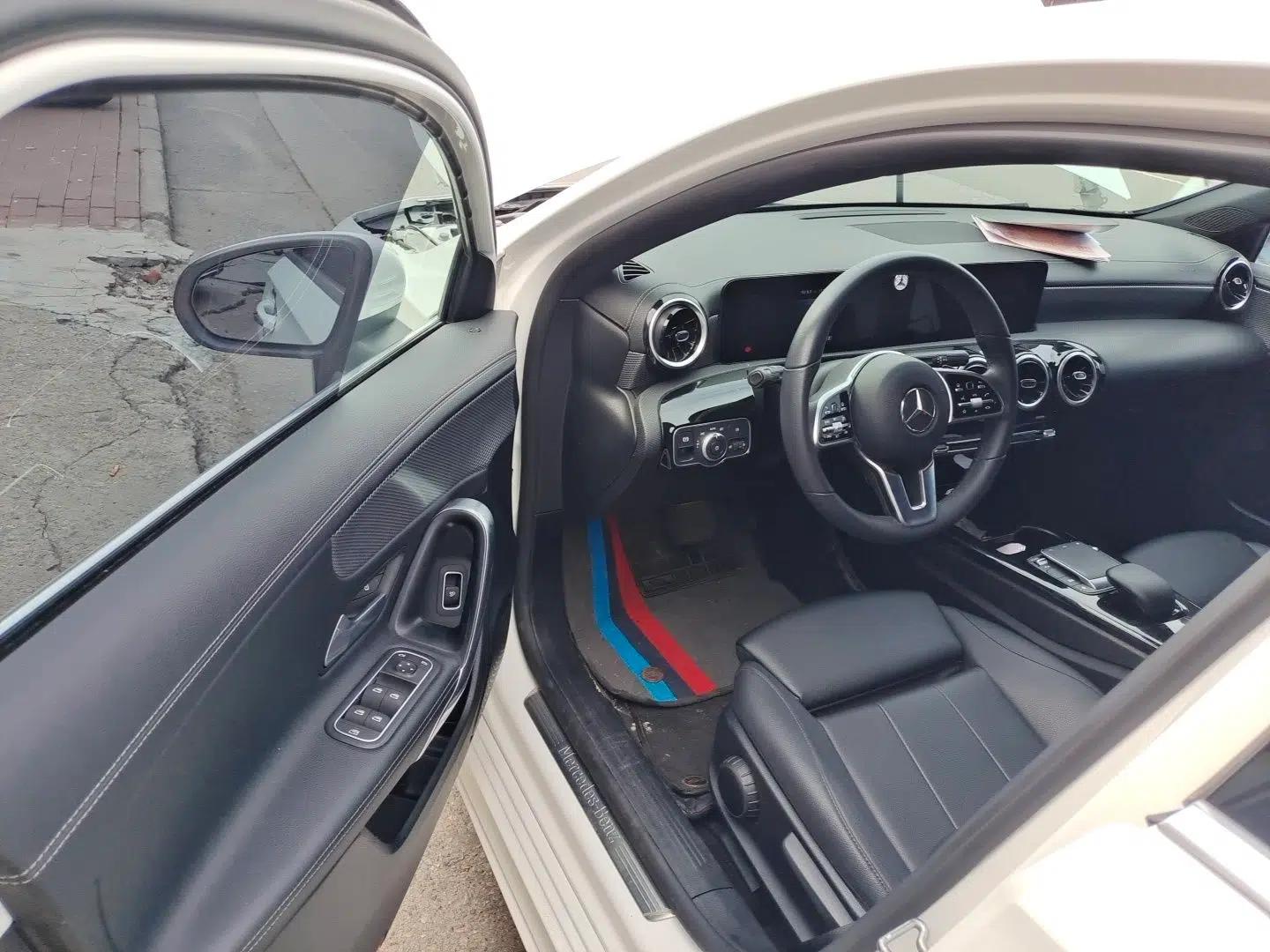 Mercedes-Benz A-Class 2022 A 180 L Sport Sedan — миниатюра 16