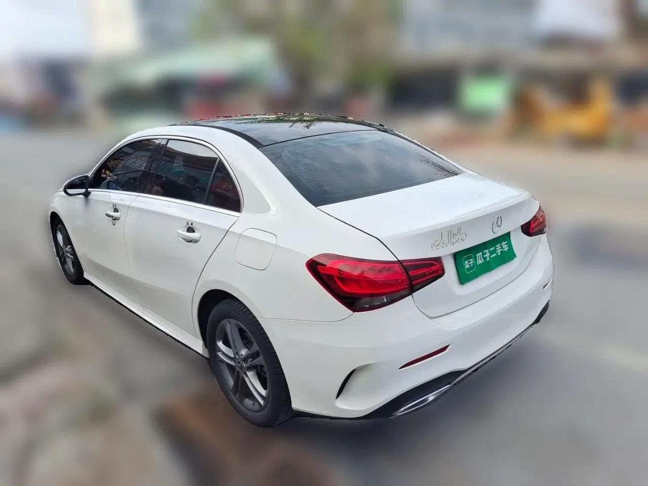 Mercedes-Benz A-Class 2022 A 180 L Sport Sedan — миниатюра 4