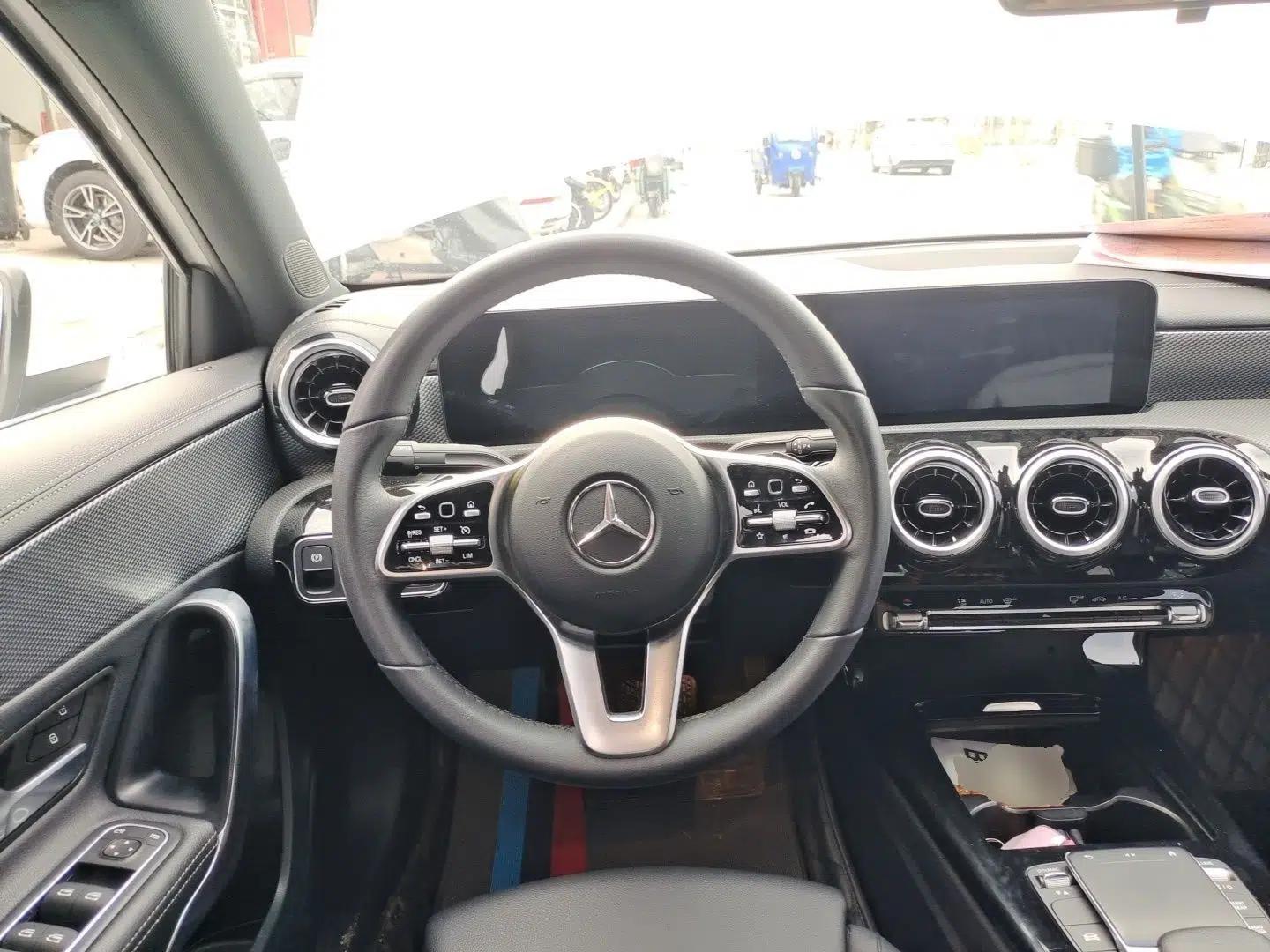 Mercedes-Benz A-Class 2022 A 180 L Sport Sedan — миниатюра 10