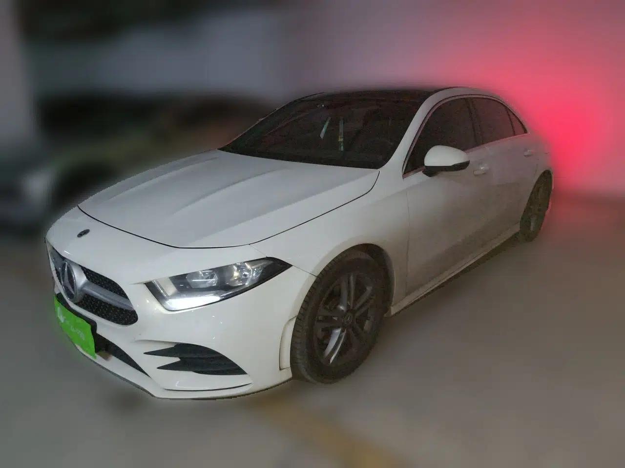Mercedes-Benz A-Class 2022 A 180 L Sport Sedan — миниатюра 1
