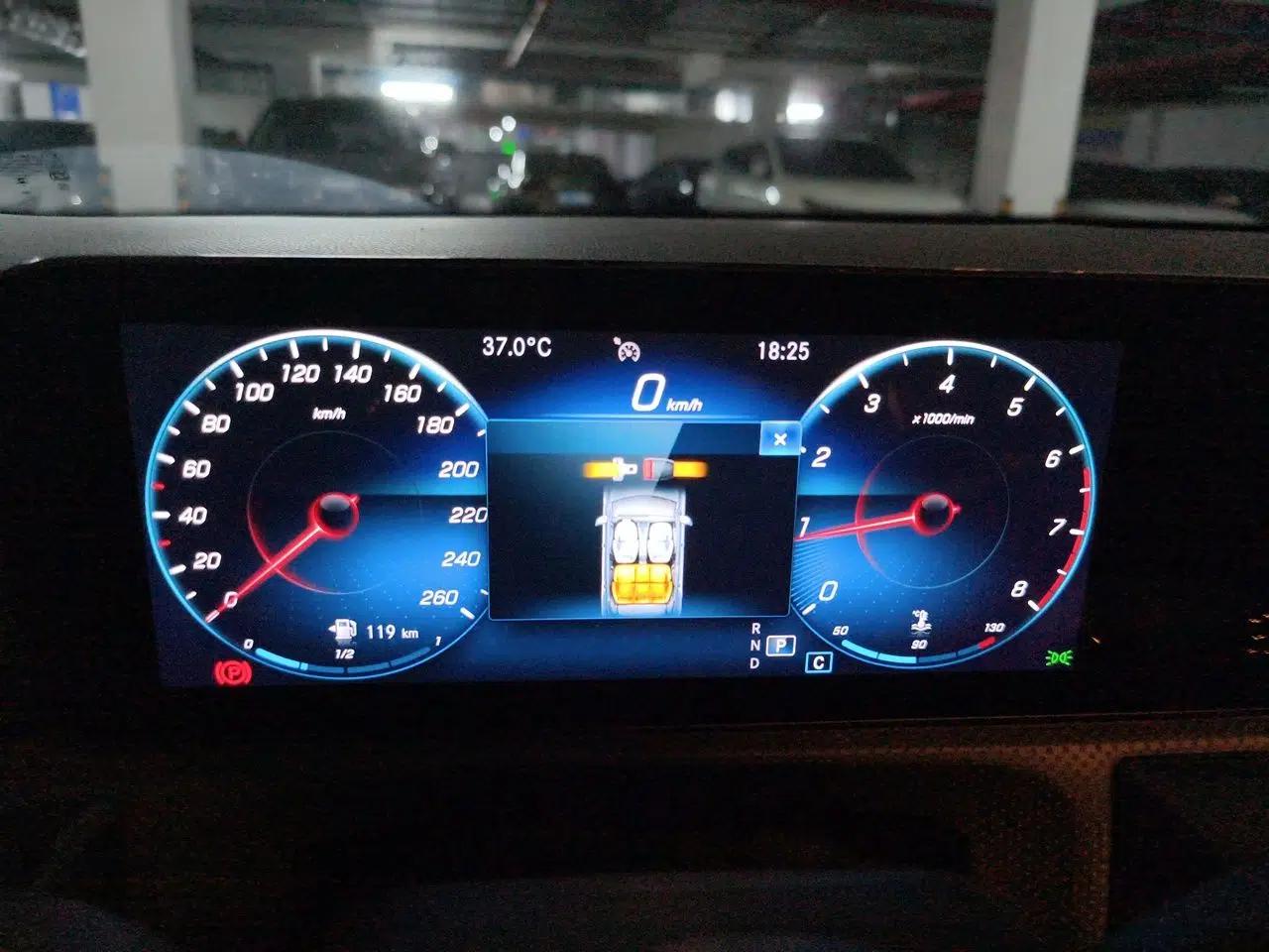 Mercedes-Benz A-Class 2022 A 180 L Sport Sedan — миниатюра 11