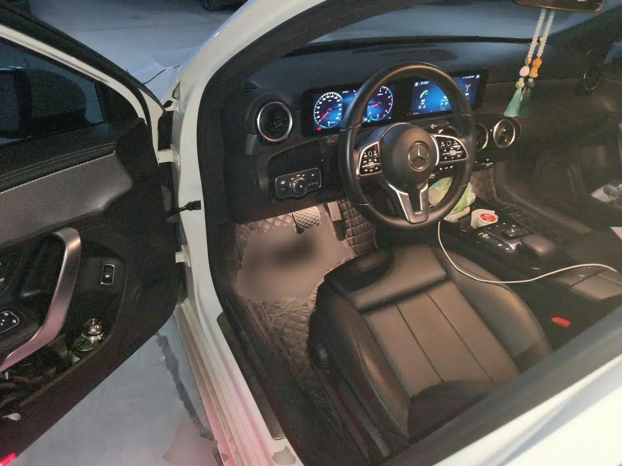 Mercedes-Benz A-Class 2022 A 180 L Sport Sedan — миниатюра 16