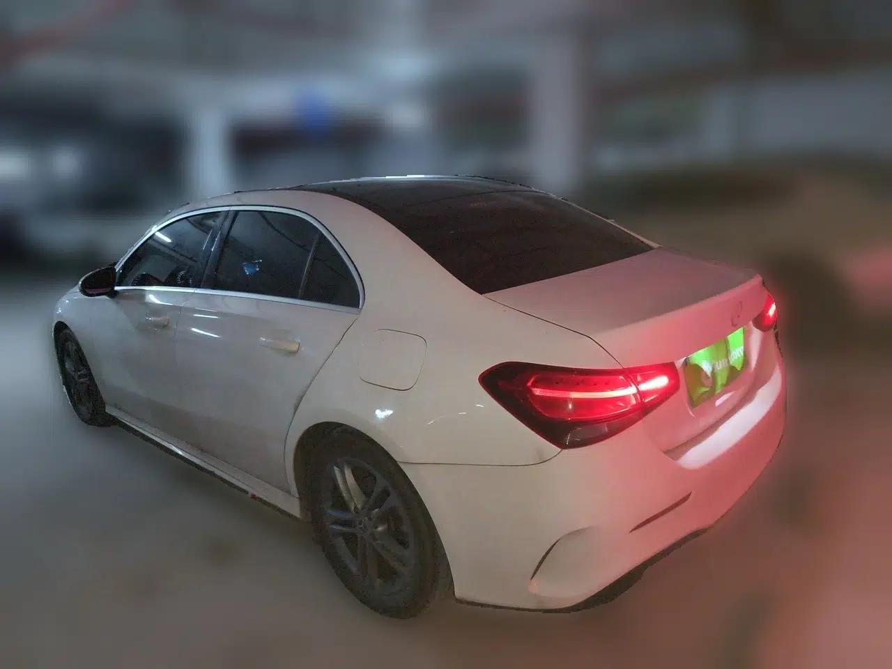 Mercedes-Benz A-Class 2022 A 180 L Sport Sedan — миниатюра 4