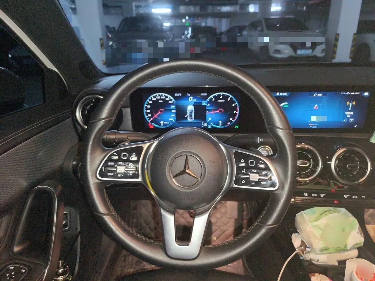 Mercedes-Benz A-Class 2022 A 180 L Sport Sedan — миниатюра 10