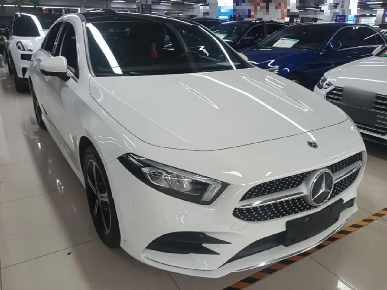 Mercedes-Benz A-Class 2022 Second Facelift A 200 L Sport Sedan Fashion Version — миниатюра 12