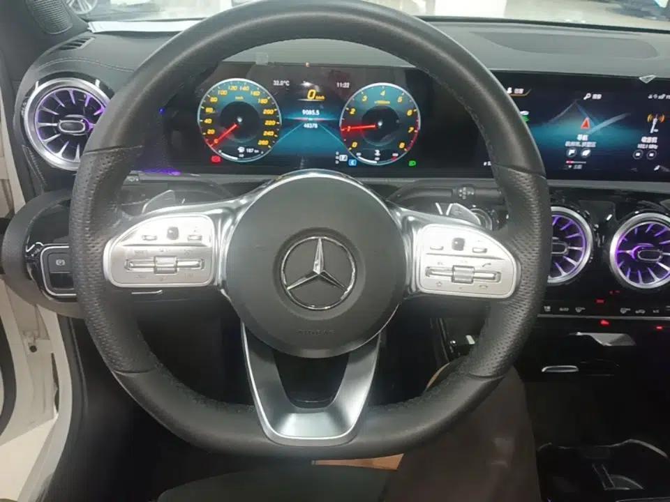 Mercedes-Benz A-Class 2022 Second Facelift A 200 L Sport Sedan Fashion Version — миниатюра 18