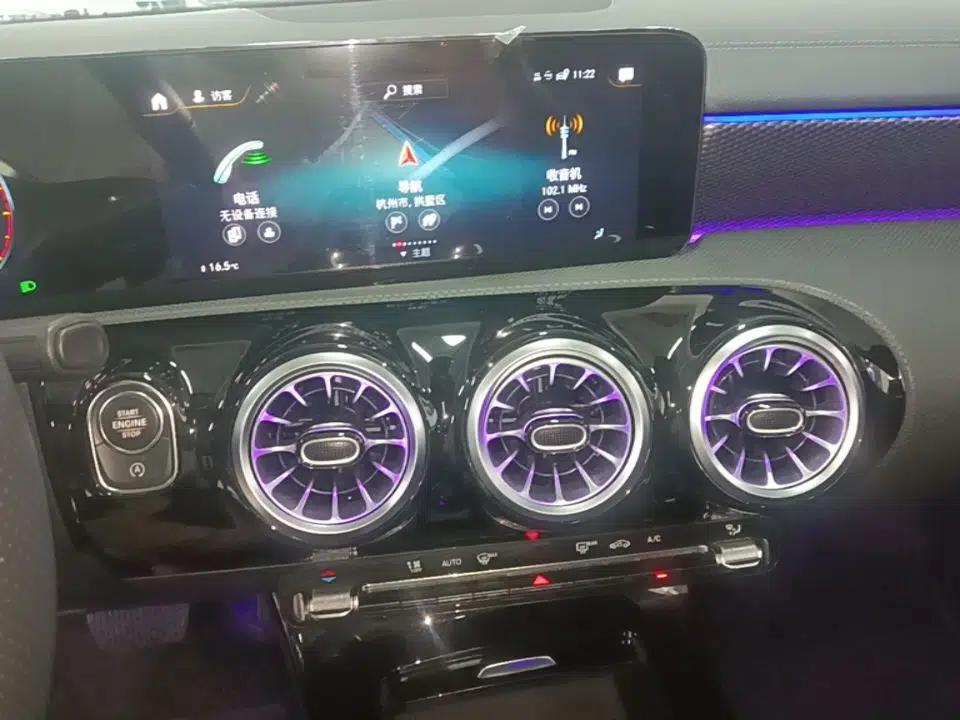 Mercedes-Benz A-Class 2022 Second Facelift A 200 L Sport Sedan Fashion Version — миниатюра 20