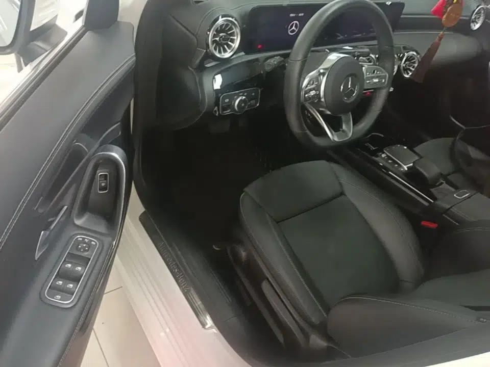Mercedes-Benz A-Class 2022 Second Facelift A 200 L Sport Sedan Fashion Version — миниатюра 23