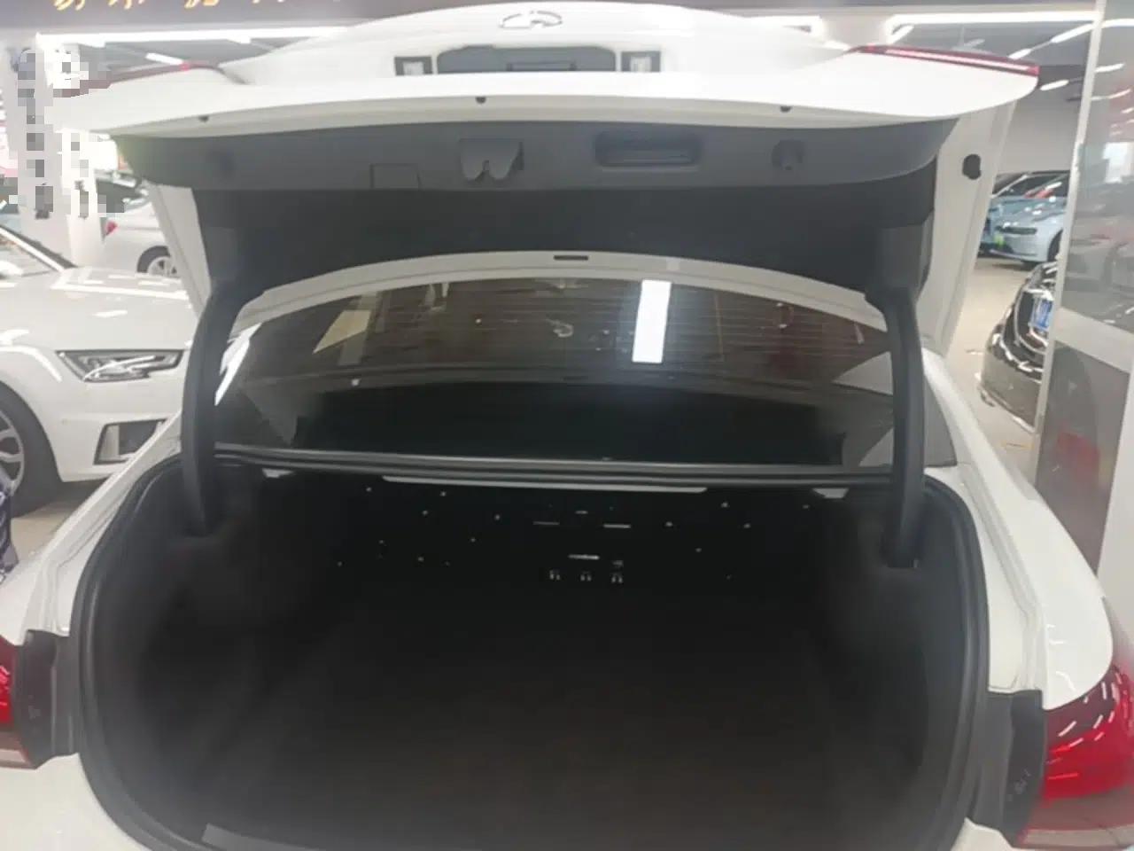 Mercedes-Benz A-Class 2022 Second Facelift A 200 L Sport Sedan Fashion Version — миниатюра 27