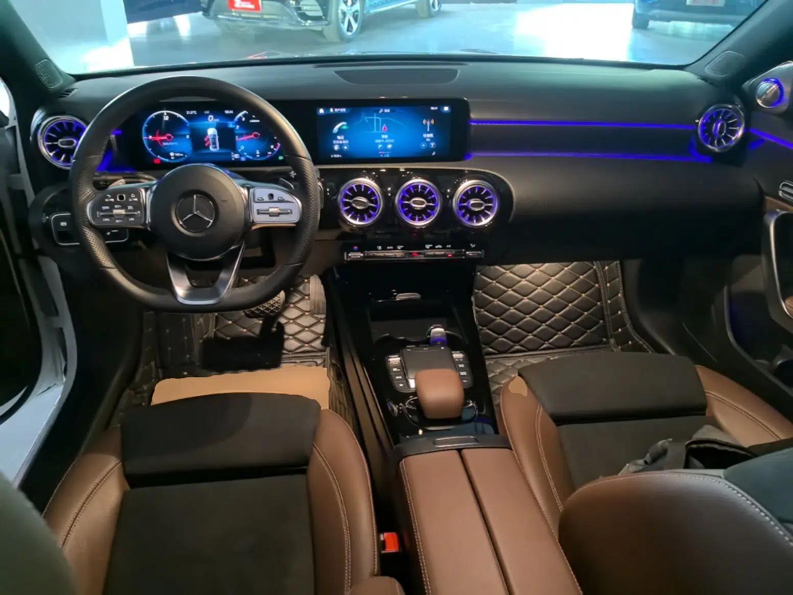 Mercedes-Benz A-Class 2020 Restyled A 200 L Sport Sedan Fashion Version — миниатюра 12