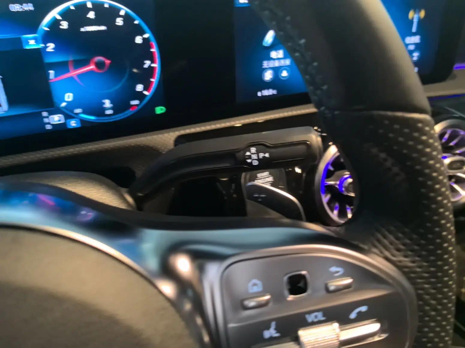 Mercedes-Benz A-Class 2020 Restyled A 200 L Sport Sedan Fashion Version — миниатюра 16