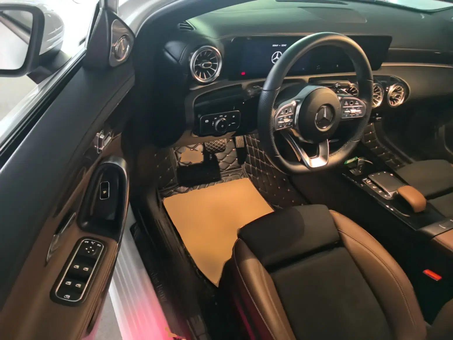 Mercedes-Benz A-Class 2020 Restyled A 200 L Sport Sedan Fashion Version — миниатюра 18