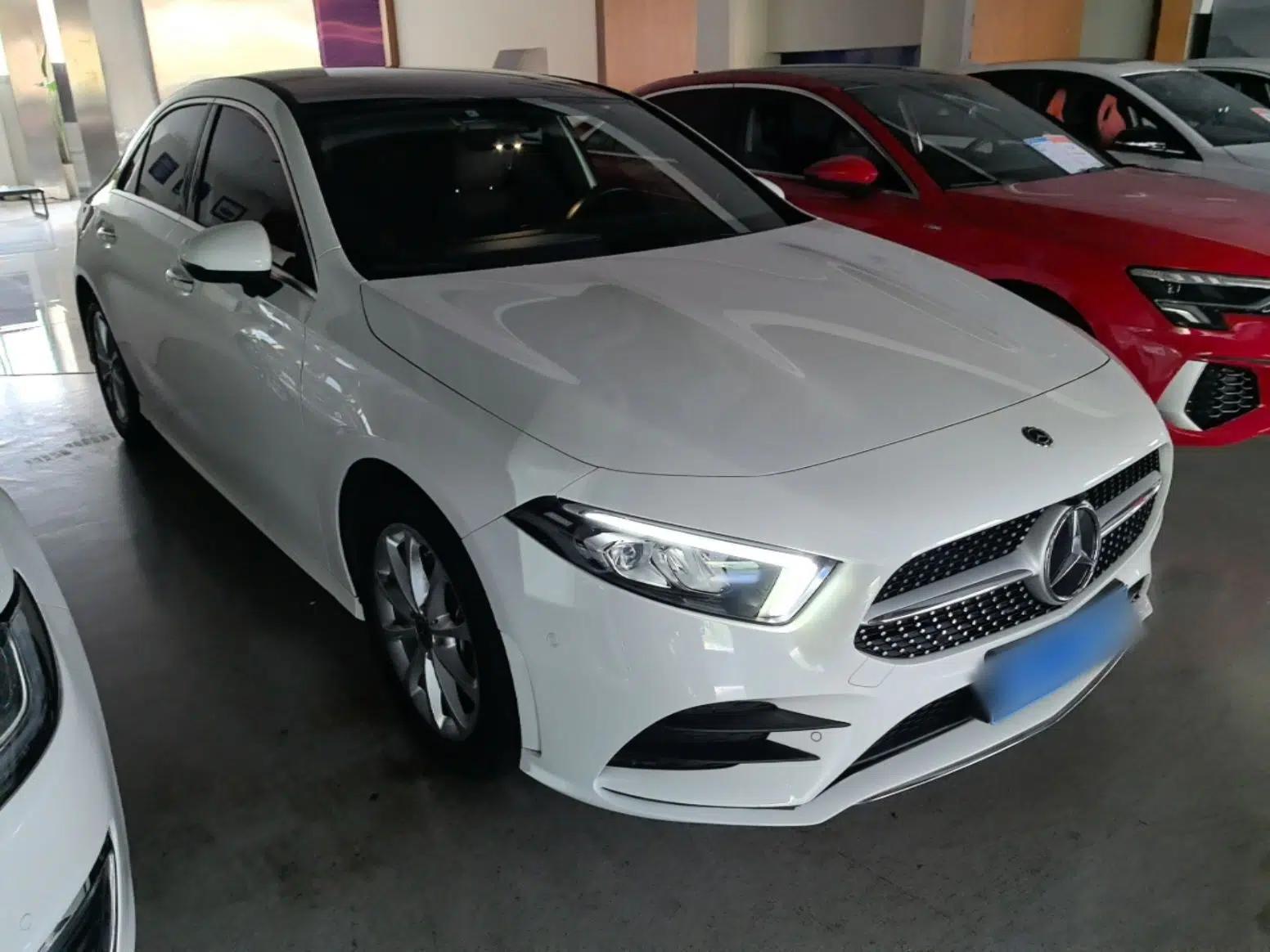 Mercedes-Benz A-Class 2020 Restyled A 200 L Sport Sedan Fashion Version — миниатюра 3