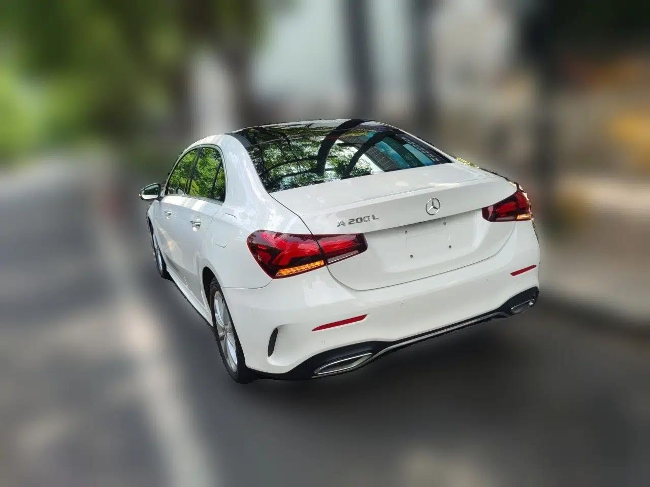 Mercedes-Benz A-Class 2020 A 200 L Sport Sedan — миниатюра 4