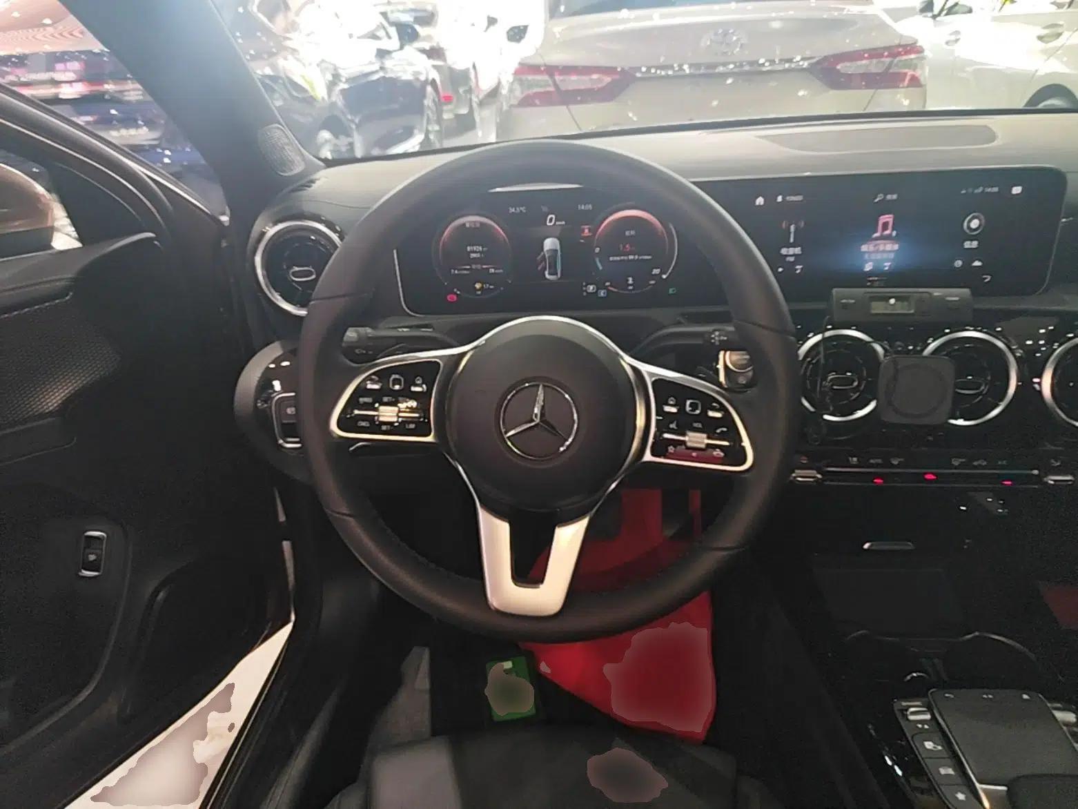 Mercedes-Benz A-Class 2020 Restyled A 200 L Sport Sedan Dynamic Version — миниатюра 13
