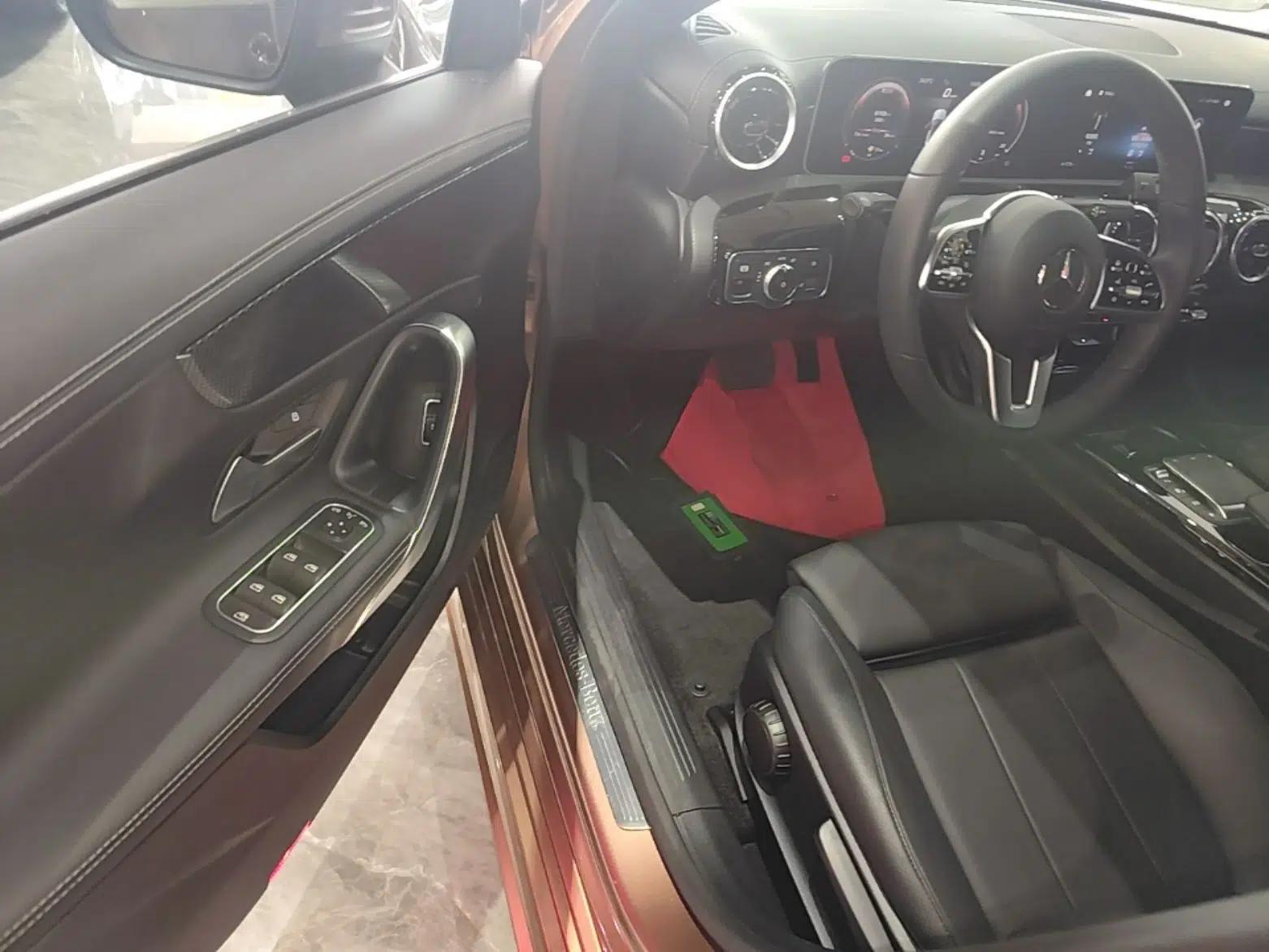 Mercedes-Benz A-Class 2020 Restyled A 200 L Sport Sedan Dynamic Version — миниатюра 18