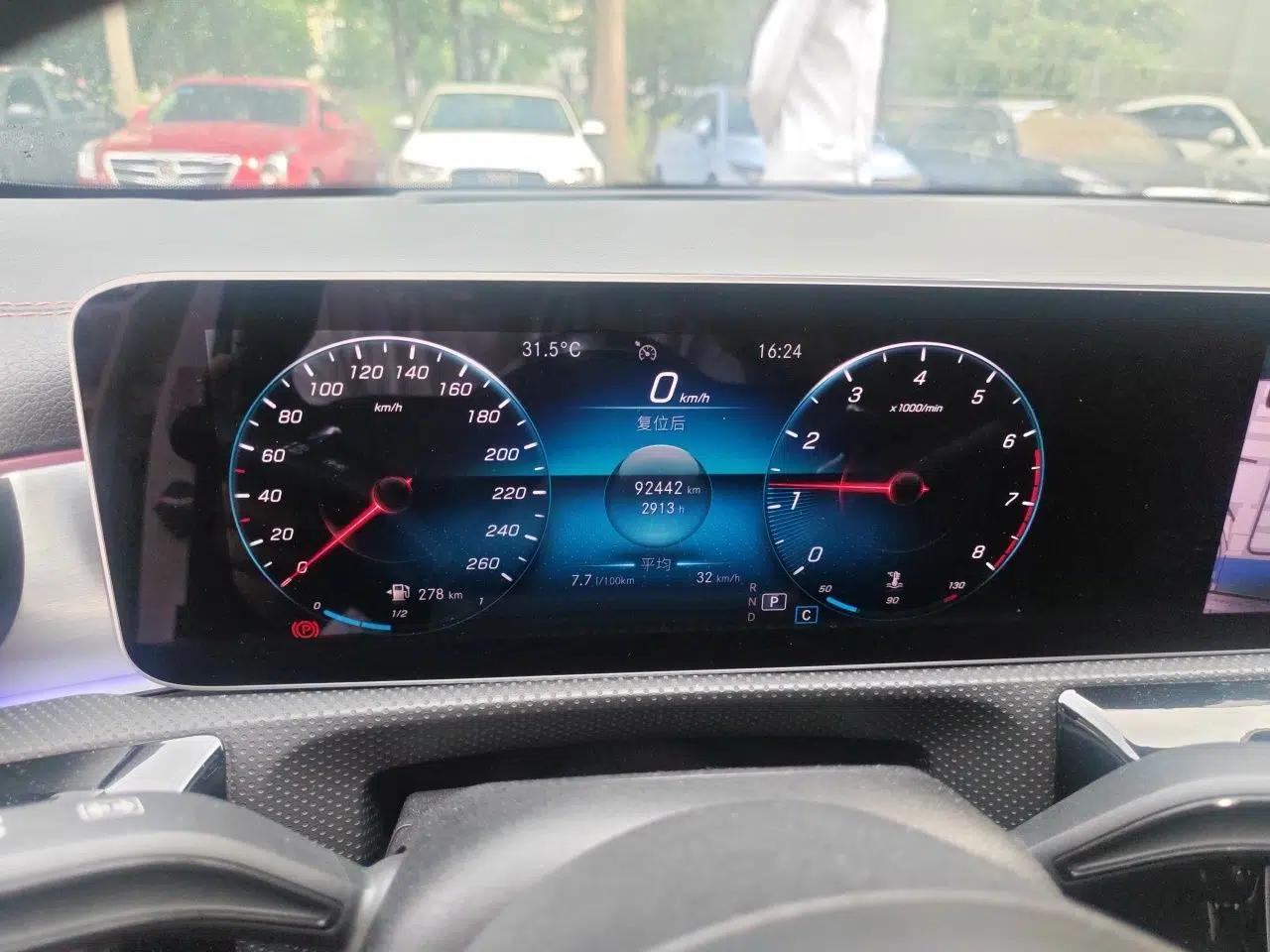 Mercedes-Benz A-Class 2019 A 200 L Sport Sedan First Edition Special Edition — миниатюра 11