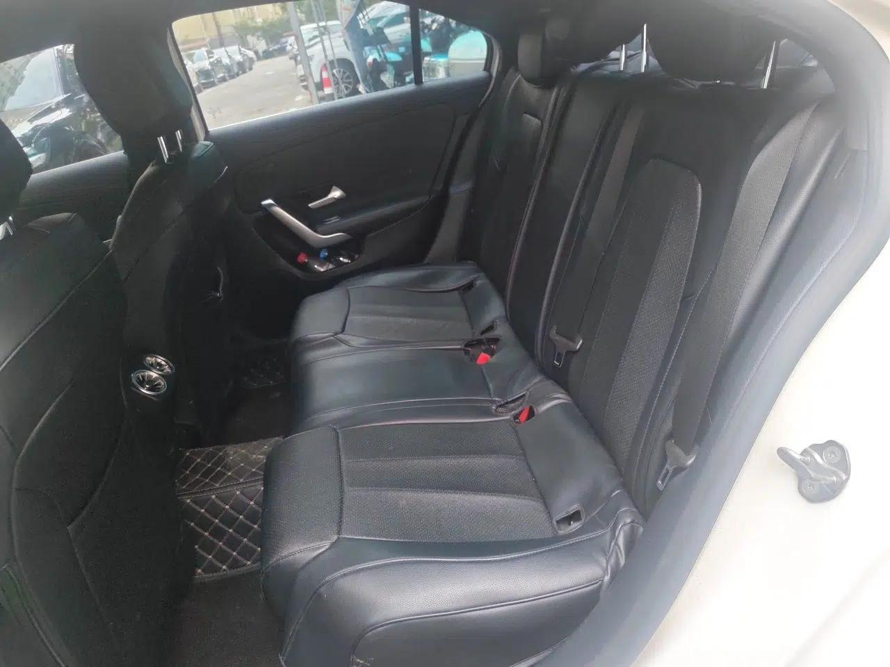 Mercedes-Benz A-Class 2019 A 200 L Sport Sedan First Edition Special Edition — миниатюра 17