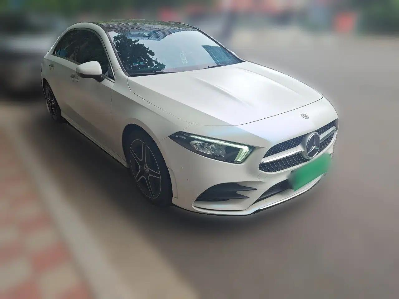 Mercedes-Benz A-Class 2019 A 200 L Sport Sedan — миниатюра 3
