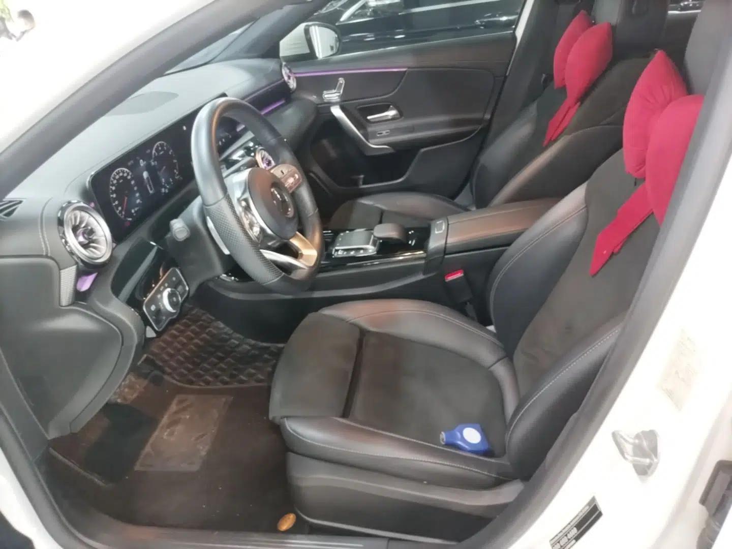 Mercedes-Benz A-Class 2022 Second Facelift A 200 L Sport Sedan Fashion Version — миниатюра 17