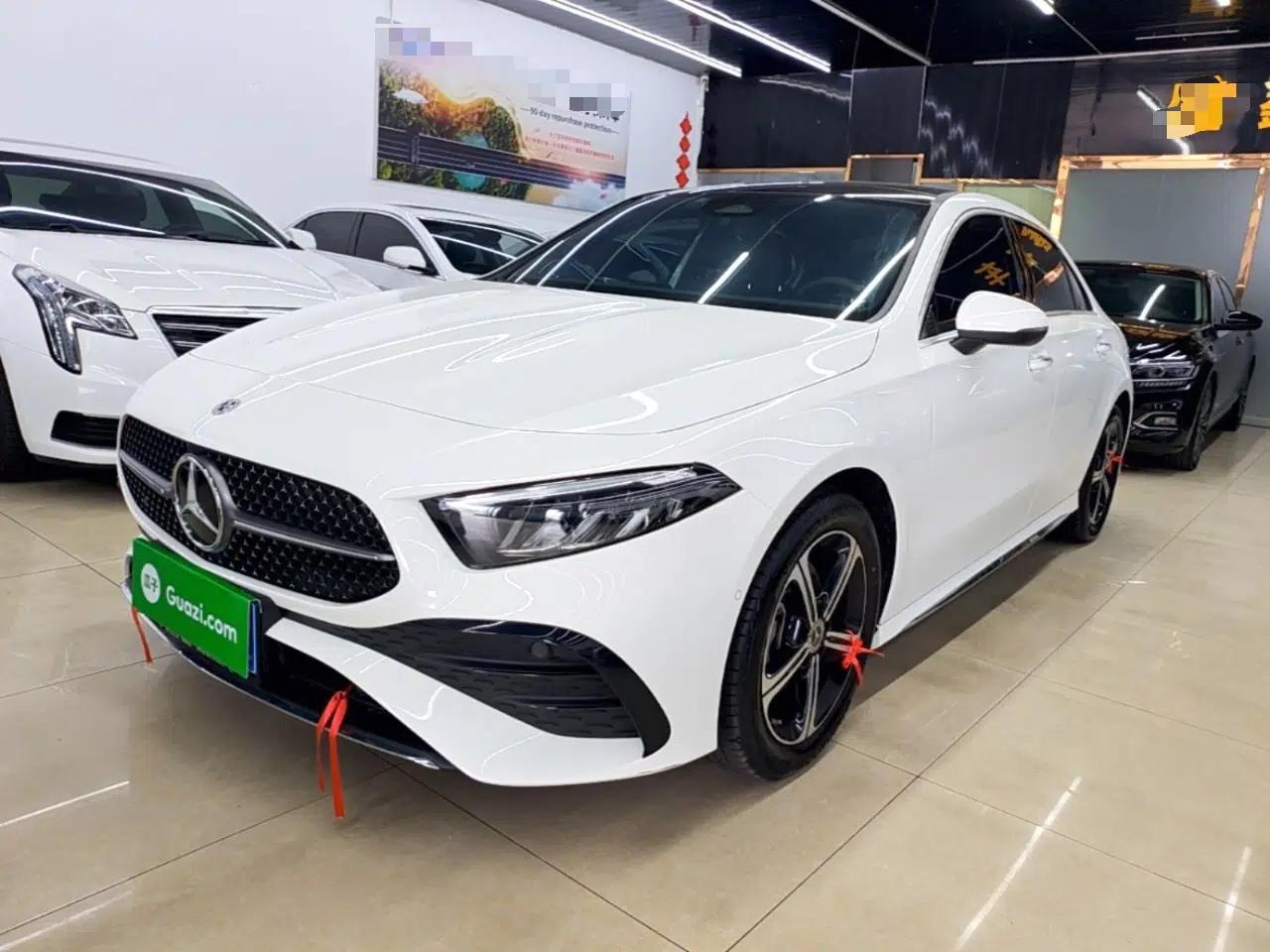 Mercedes-Benz A-Class 2023 A 200 L Fashion Model — миниатюра 1