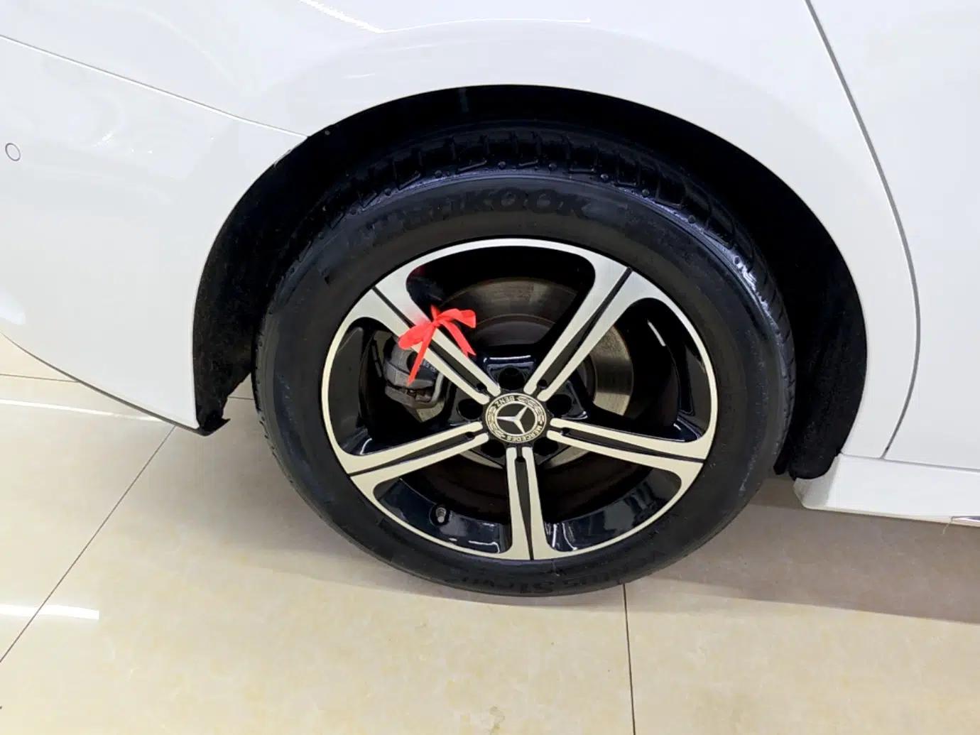 Mercedes-Benz A-Class 2023 A 200 L Fashion Model — миниатюра 11