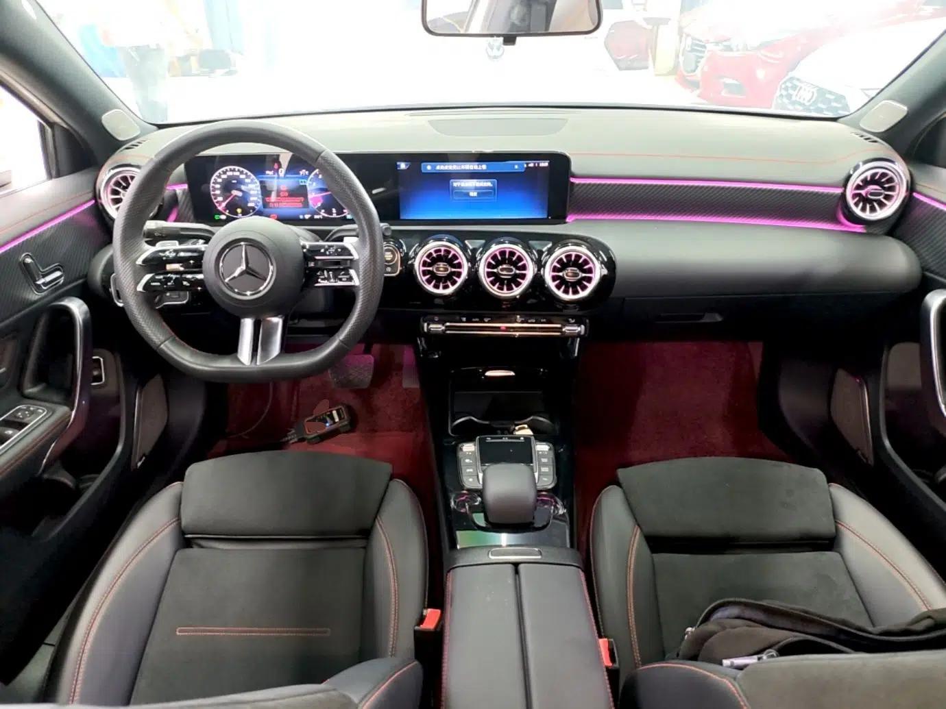 Mercedes-Benz A-Class 2023 A 200 L Fashion Model — миниатюра 12