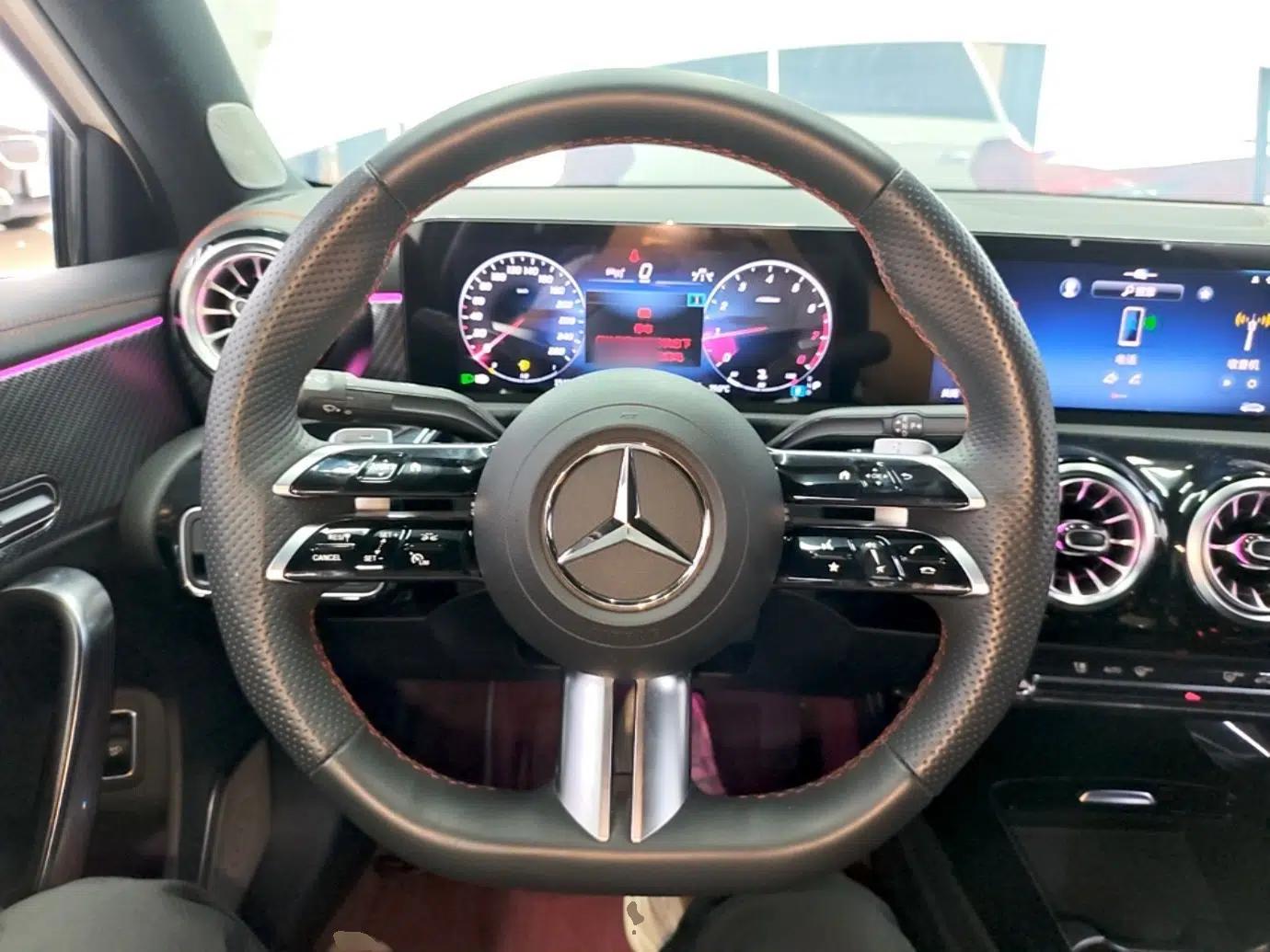 Mercedes-Benz A-Class 2023 A 200 L Fashion Model — миниатюра 13