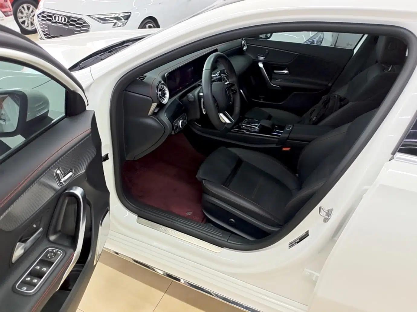 Mercedes-Benz A-Class 2023 A 200 L Fashion Model — миниатюра 18
