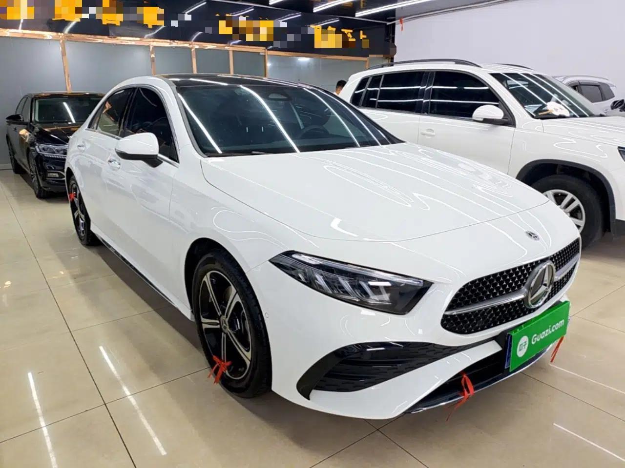 Mercedes-Benz A-Class 2023 A 200 L Fashion Model — миниатюра 3