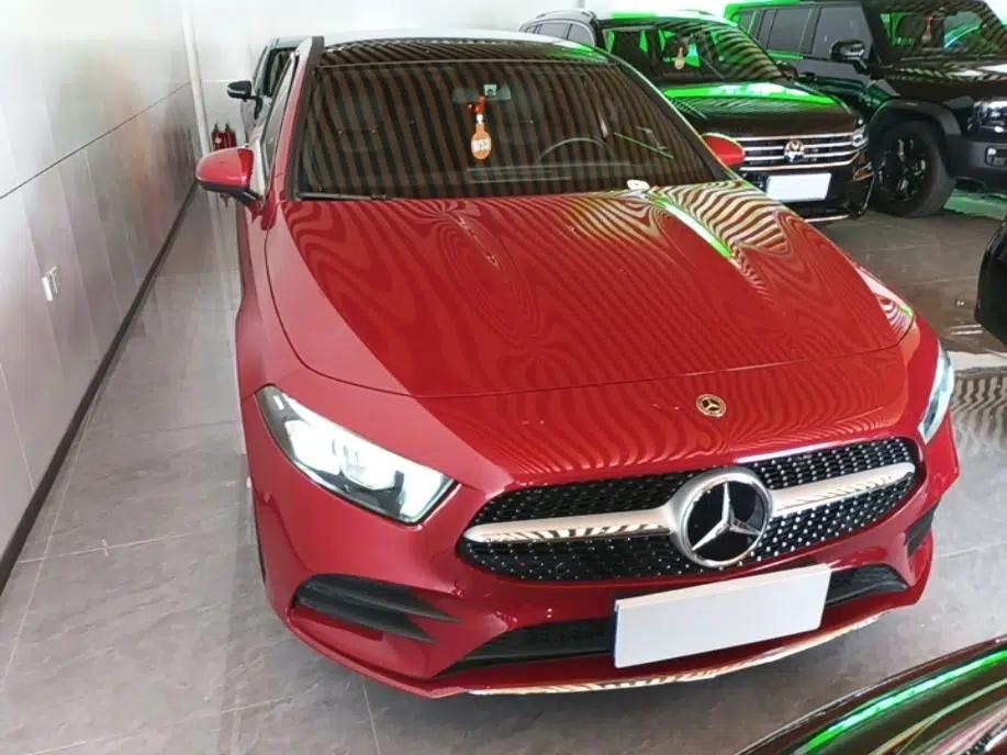 Mercedes-Benz A-Class 2022 Revised Version A 200 L Sport Sedan Fashionable Style — миниатюра 2