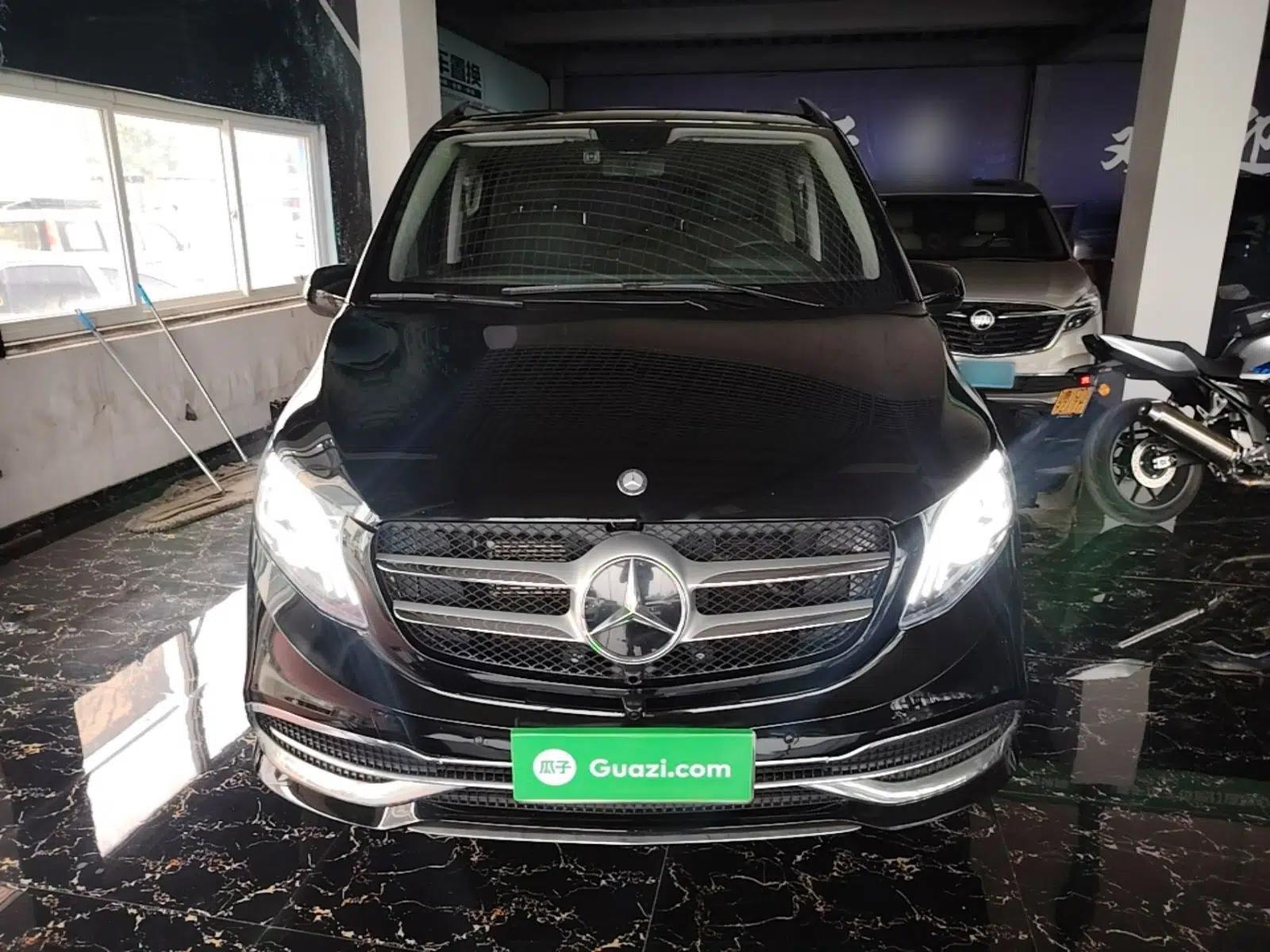 Mercedes-Benz Vito 2021 2.0T Elite Version 7 Seats — миниатюра 2