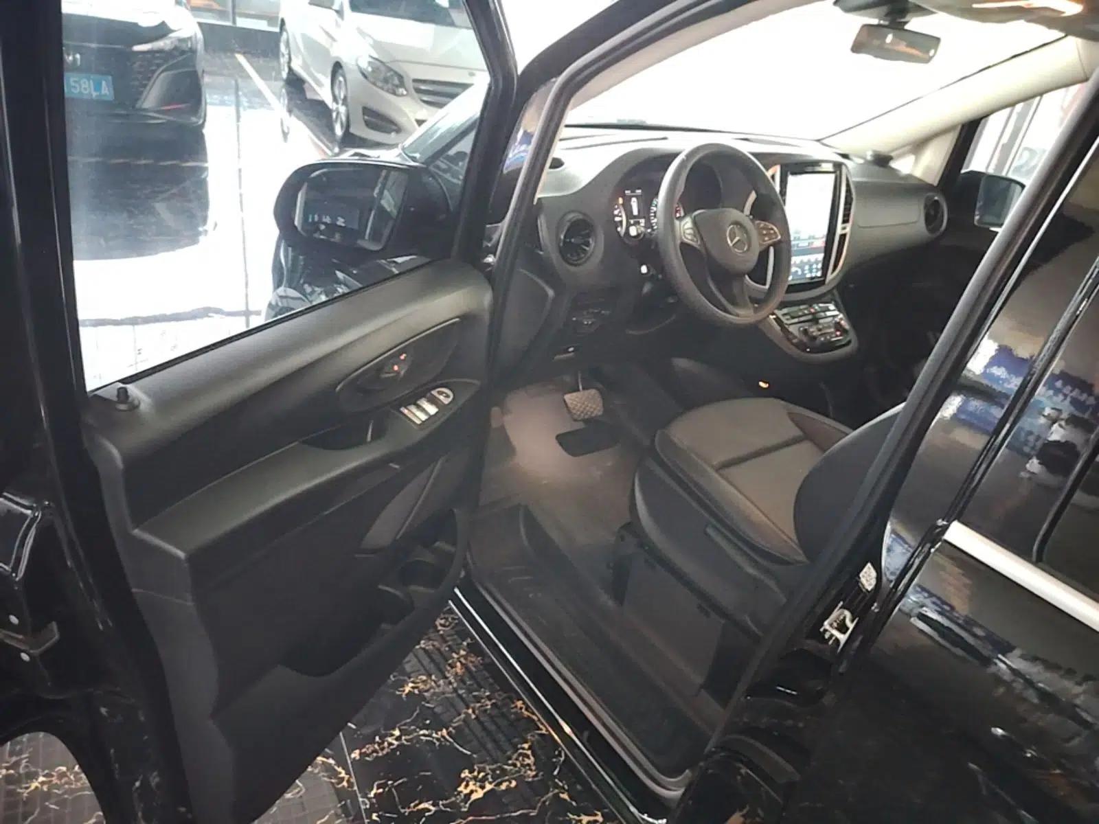 Mercedes-Benz Vito 2021 2.0T Elite Version 7 Seats — миниатюра 18