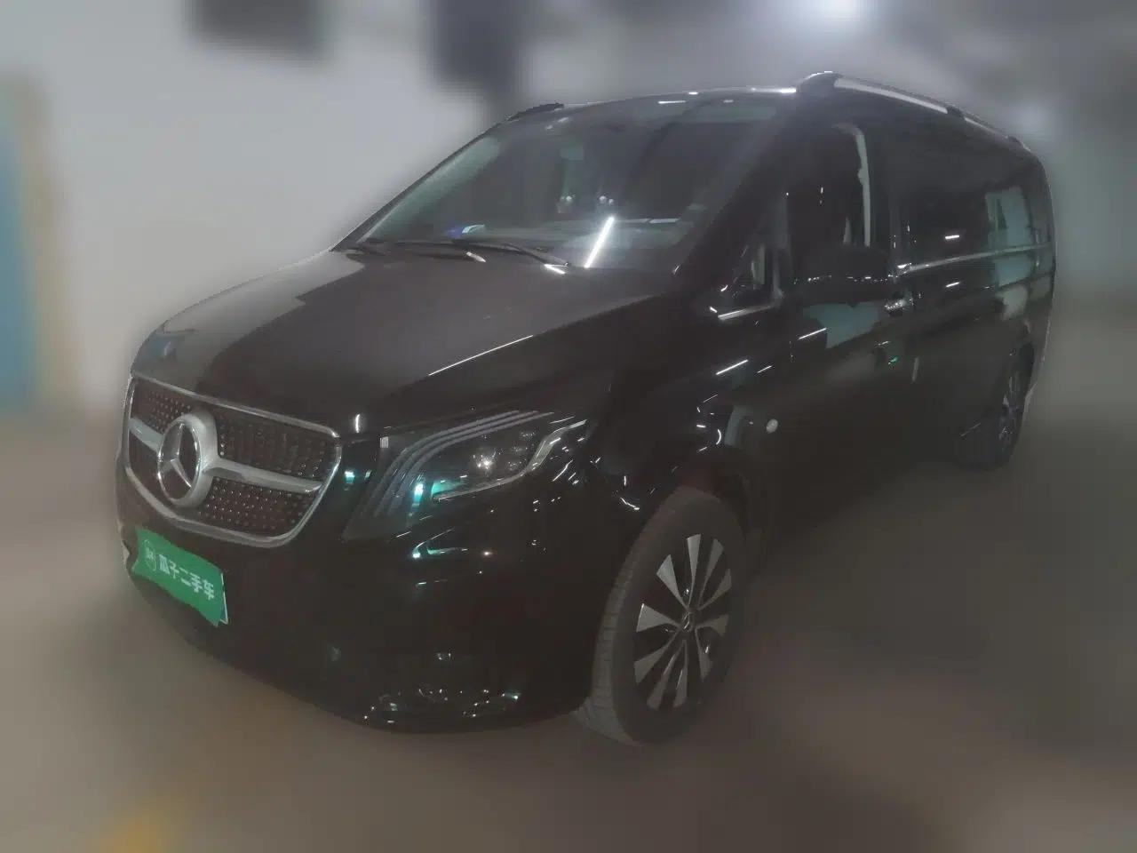 Mercedes-Benz Vito 2023 2.0T Elite Version 7 Seats — миниатюра 1