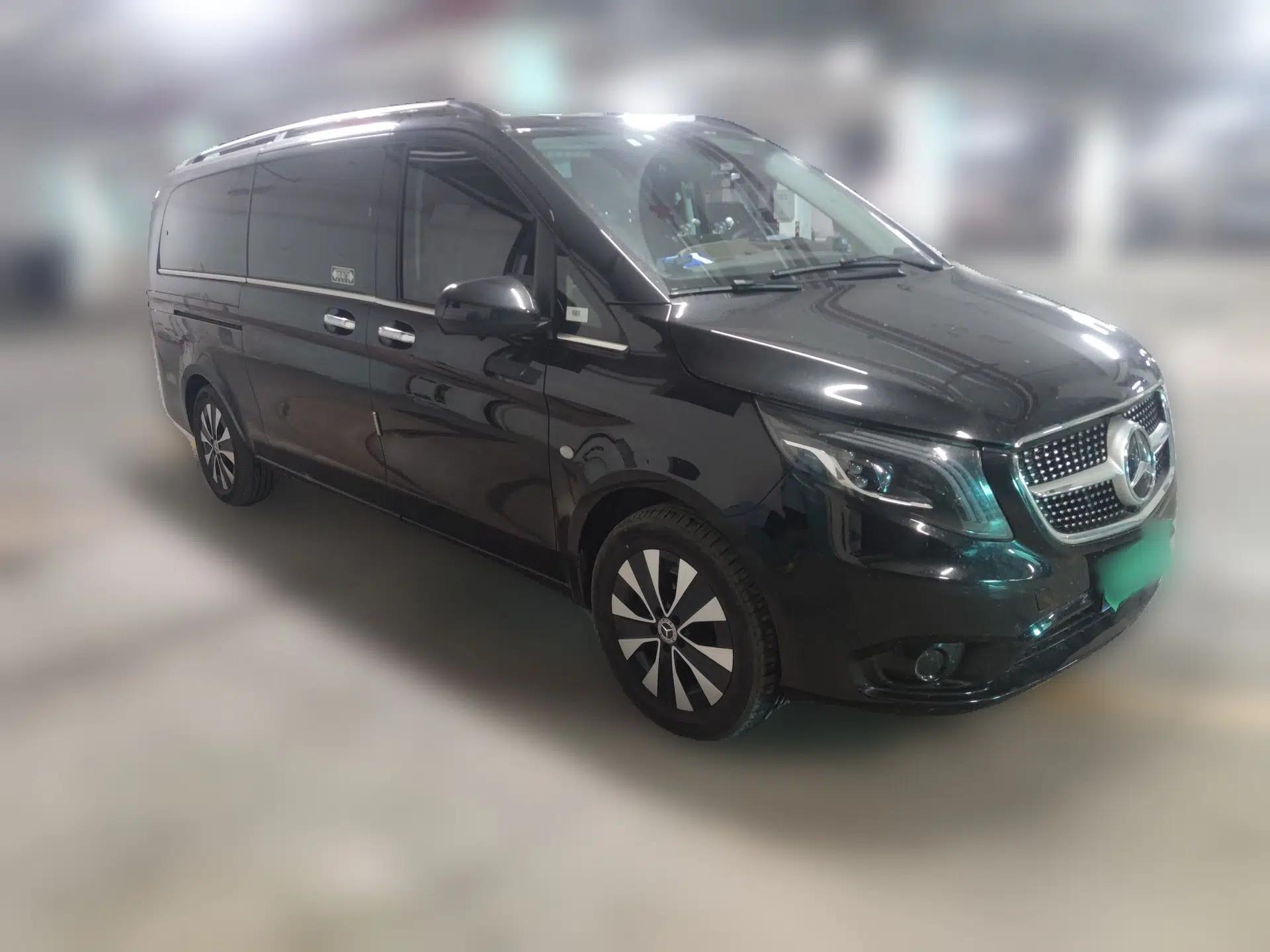 Mercedes-Benz Vito 2023 2.0T Elite Version 7 Seats — миниатюра 3