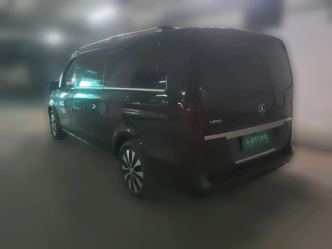 Mercedes-Benz Vito 2023 2.0T Elite Version 7 Seats — миниатюра 4