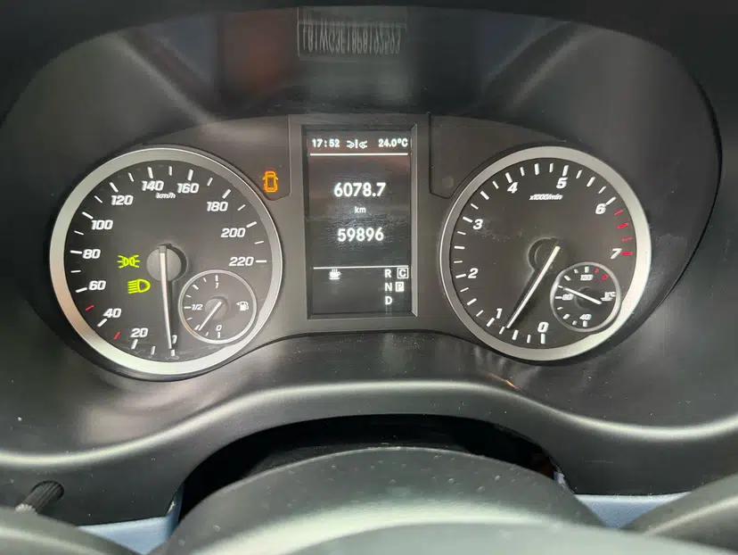 Mercedes-Benz Vito 2021 2.0T Business Version 7 Seats — миниатюра 10