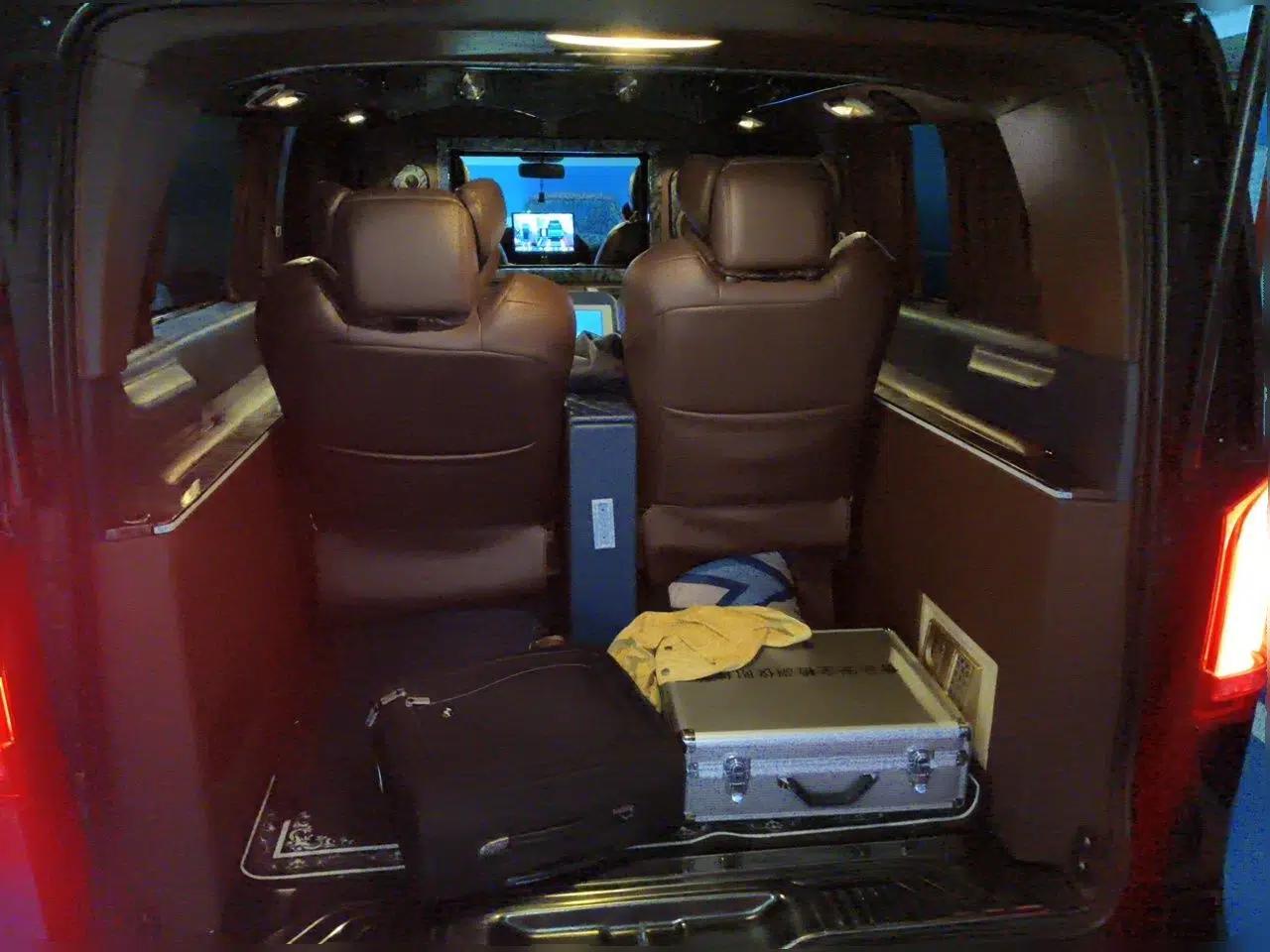 Mercedes-Benz Vito 2020 Mercedes-Benz V-Class conversion, 2.0-liter gasoline, automatic transmission, 4 seats. — миниатюра 19