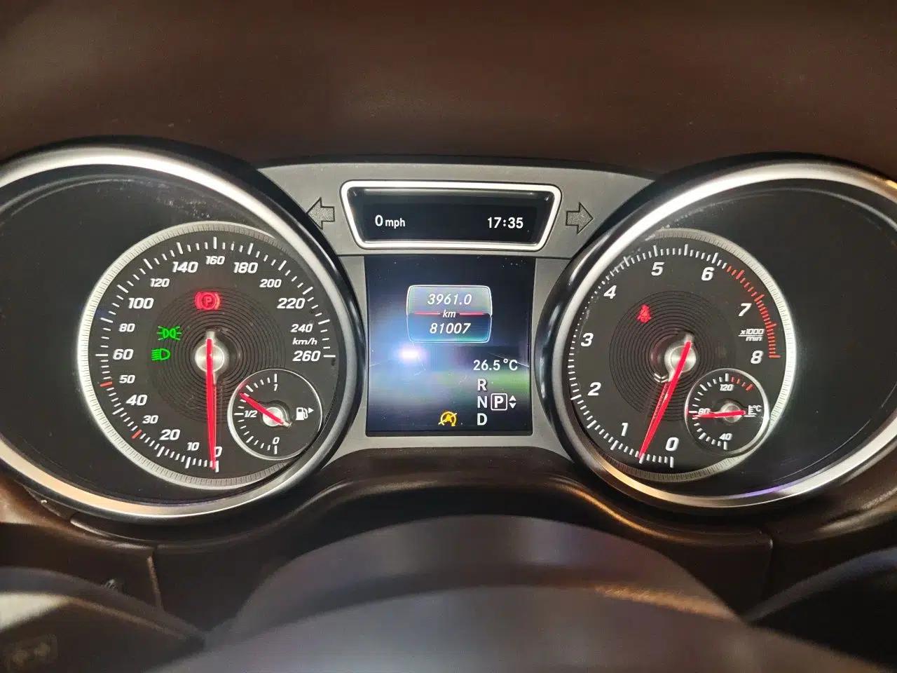 Mercedes-Benz GLE 2017 GLE 320 4MATIC Luxury Model — миниатюра 11