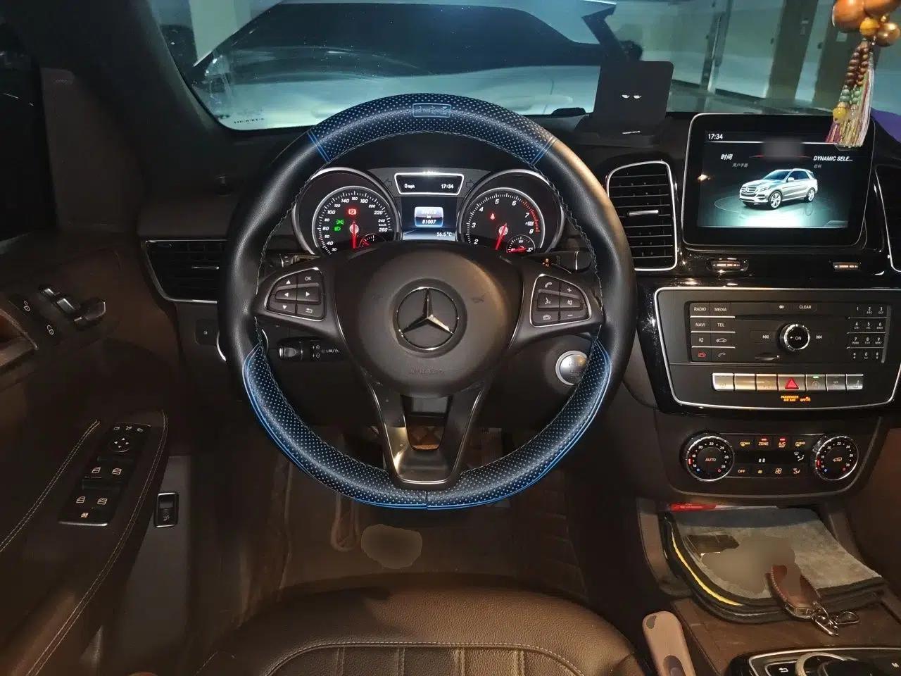 Mercedes-Benz GLE 2017 GLE 320 4MATIC Luxury Model — миниатюра 10
