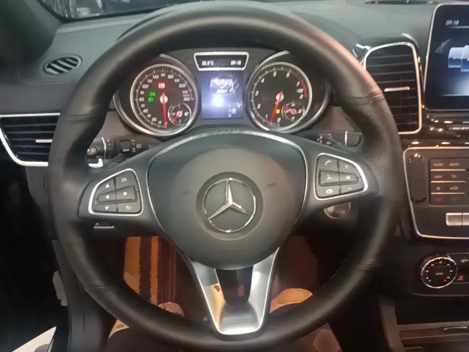 Mercedes-Benz GLE 2018 GLE 320 4MATIC Dynamic Edition Collector's Edition — миниатюра 18