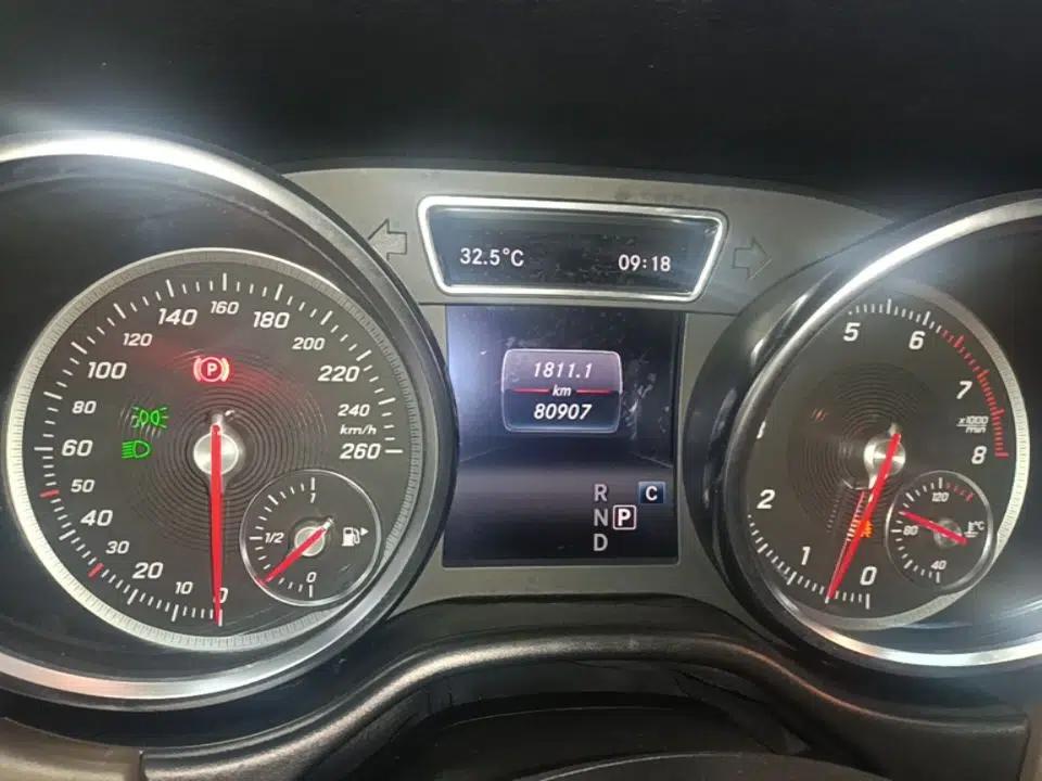 Mercedes-Benz GLE 2018 GLE 320 4MATIC Dynamic Edition Collector's Edition — миниатюра 19