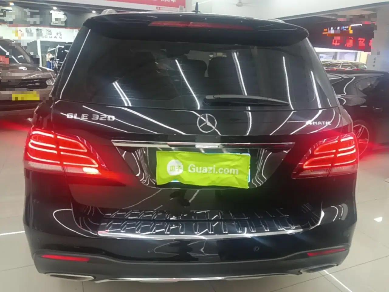 Mercedes-Benz GLE 2018 GLE 320 4MATIC Dynamic Edition Collector's Edition — миниатюра 5