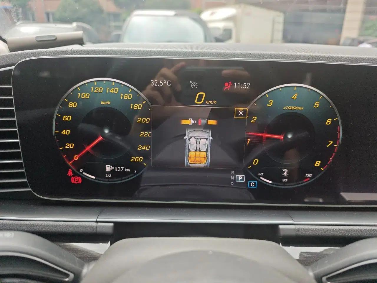 Mercedes-Benz GLE 2020 GLE 350 4MATIC Fashion Model — миниатюра 11