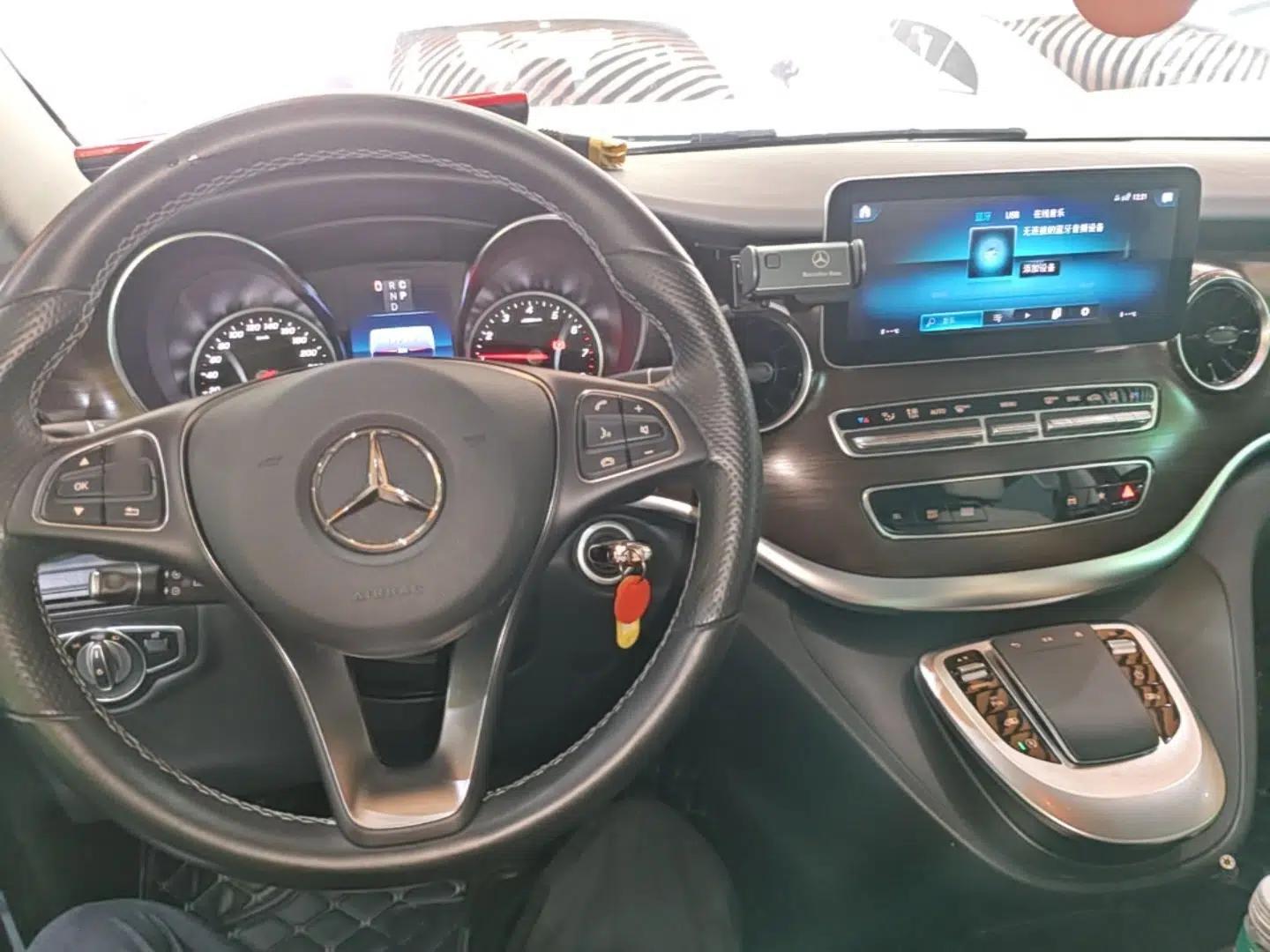 Mercedes-Benz V-Class 2021 V 260 Avantgarde Edition — миниатюра 12