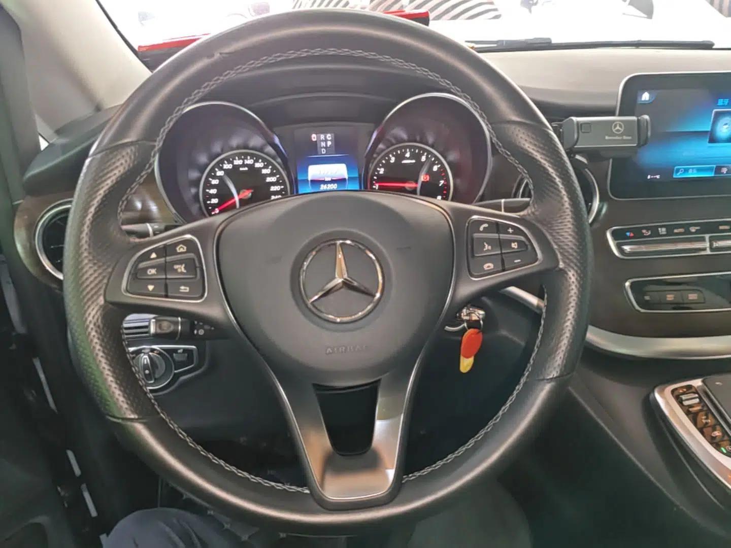 Mercedes-Benz V-Class 2021 V 260 Avantgarde Edition — миниатюра 13