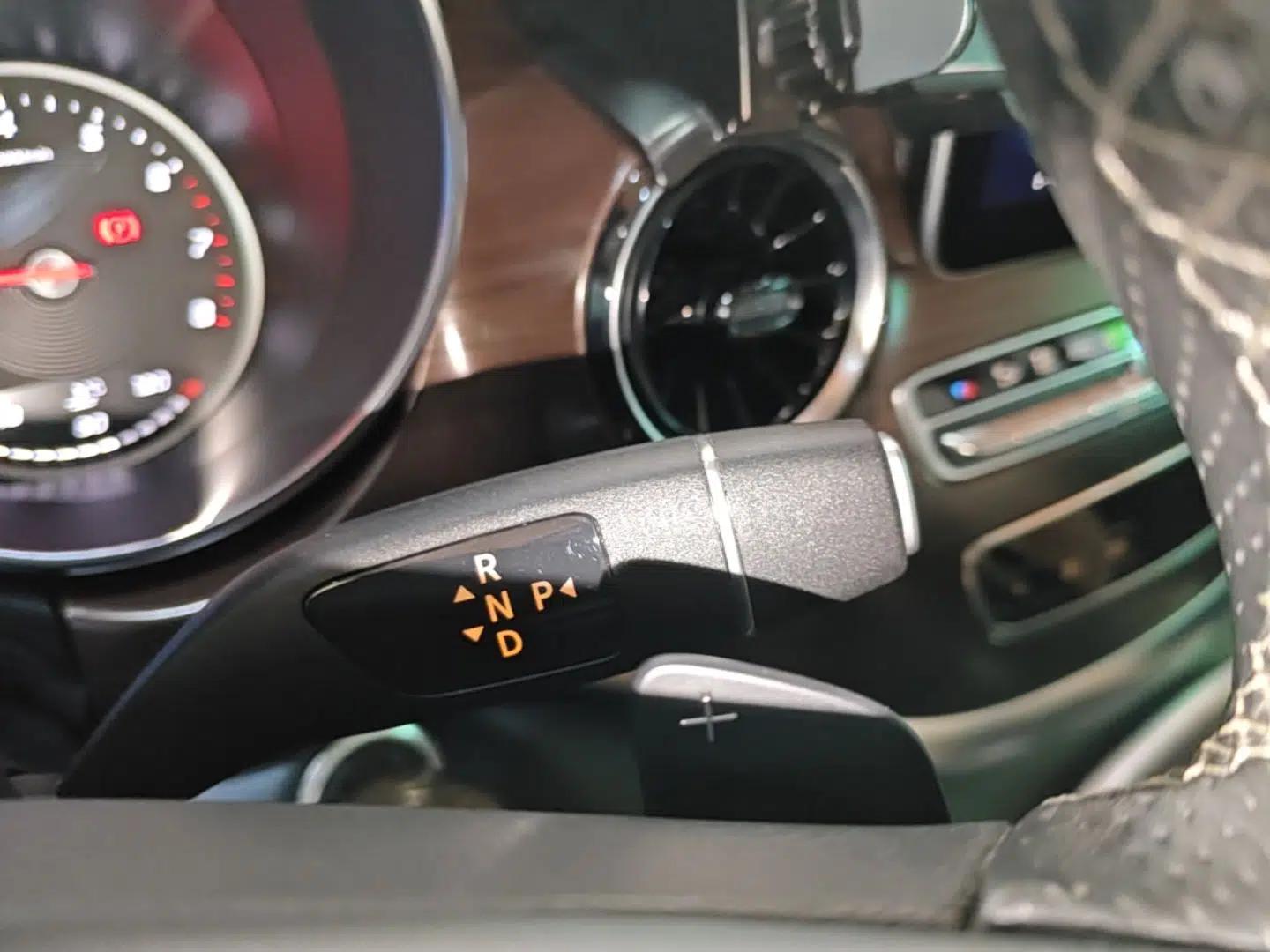 Mercedes-Benz V-Class 2021 V 260 Avantgarde Edition — миниатюра 16