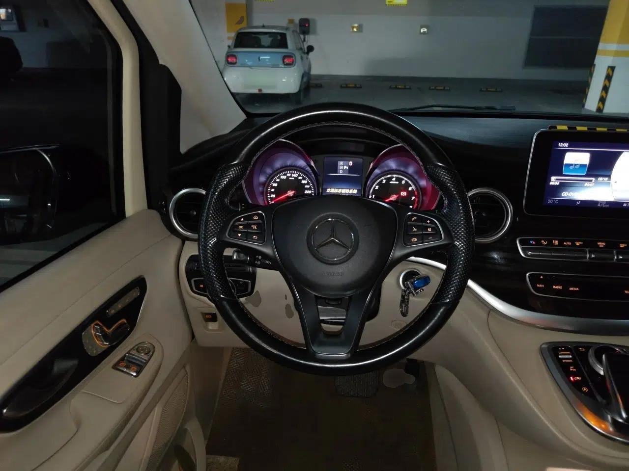 Mercedes-Benz V-Class 2017 V 260 Avantgarde Edition — миниатюра 10