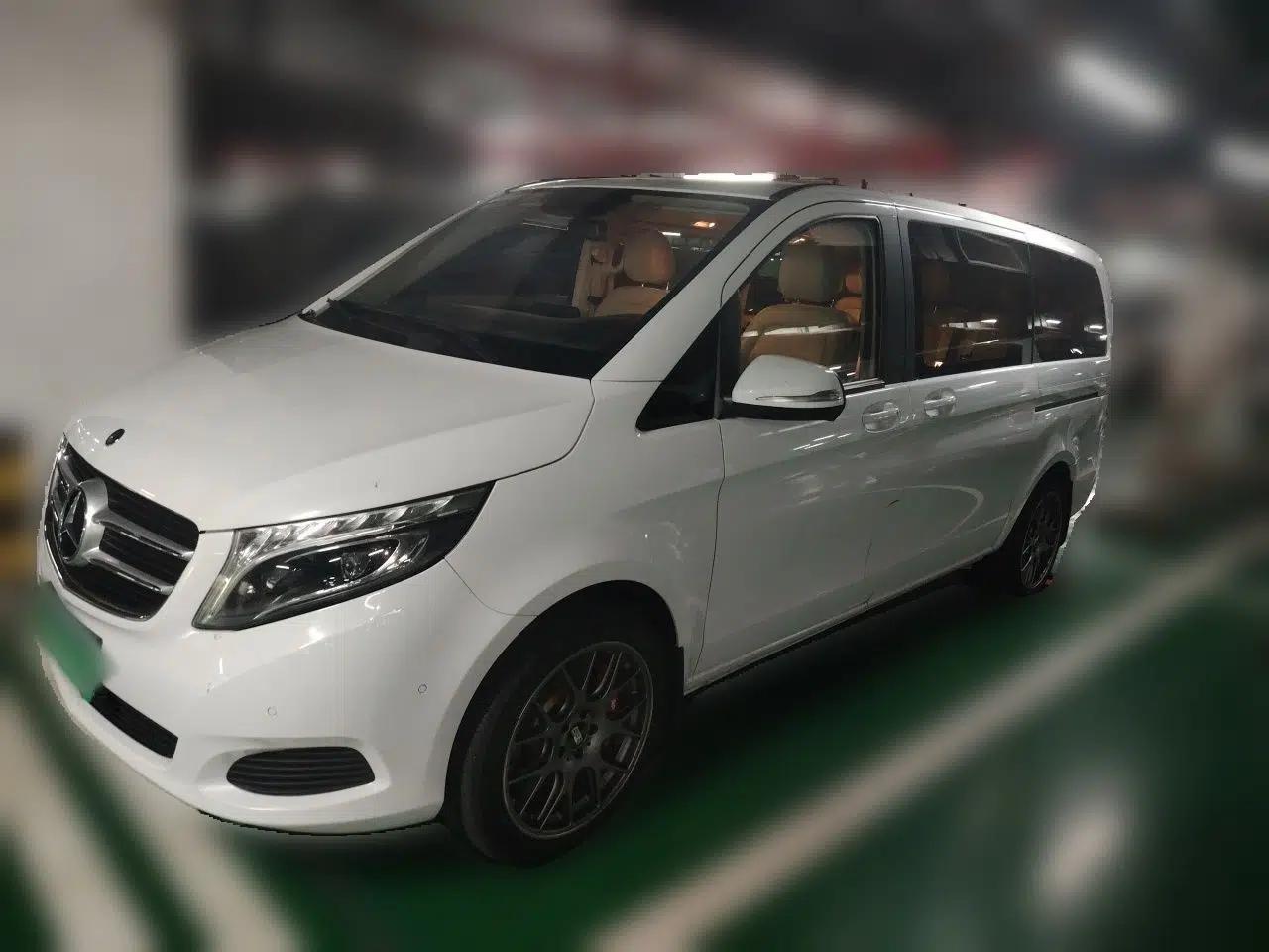 Mercedes-Benz V-Class 2016 V 260 Avantgarde Edition — миниатюра 1