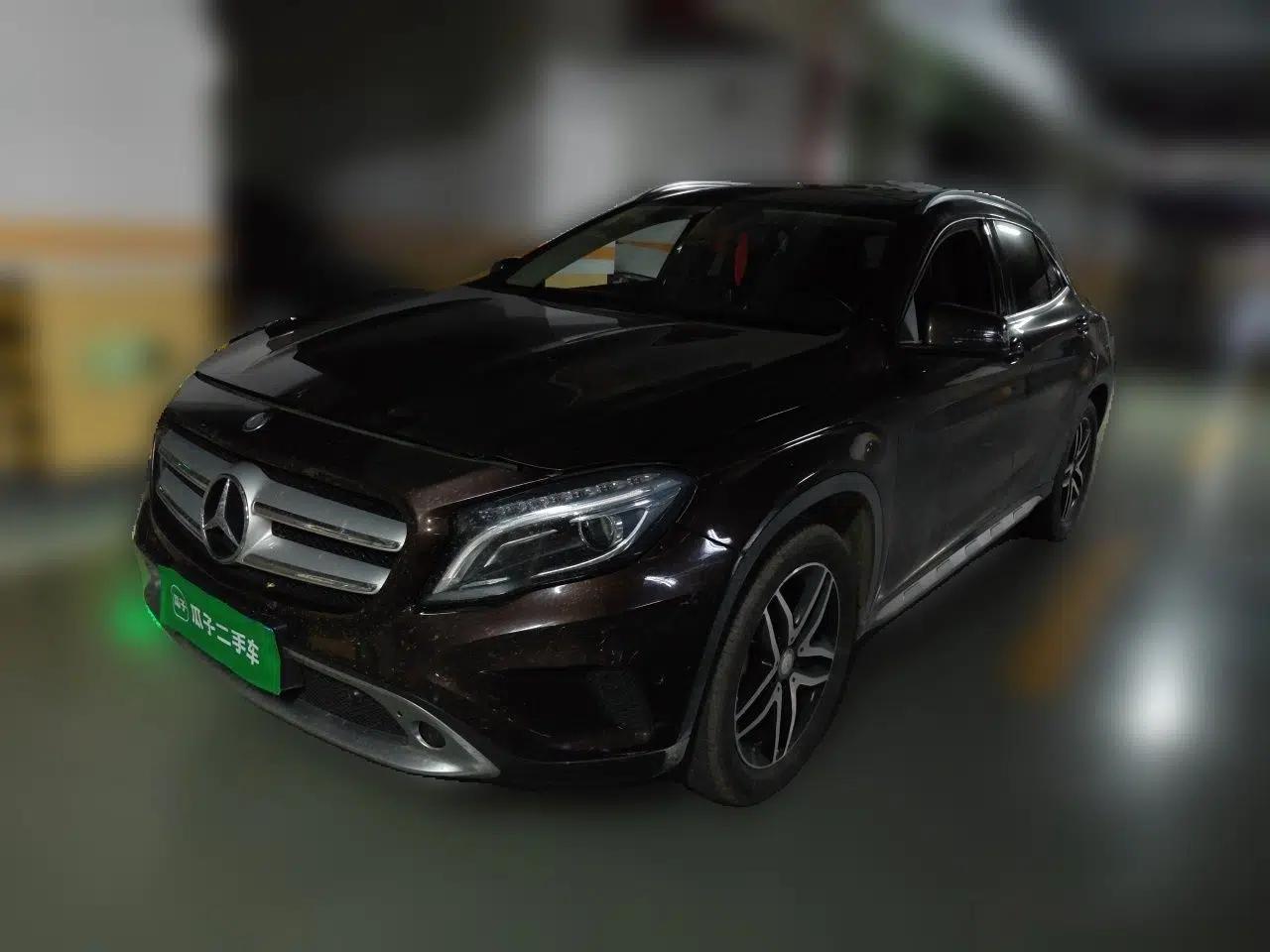 Mercedes-Benz GLA 2015 GLA 200 Fashion Model — миниатюра 1